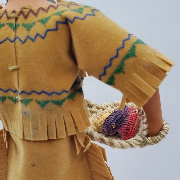 Avon Porcelain Figurine International Collection Tasime Native American Indian - Picture 14 of 15